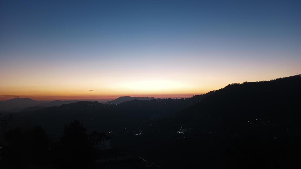 Thakur Homes- Couple And Family Friendly Homestay Shimla Zewnętrze zdjęcie